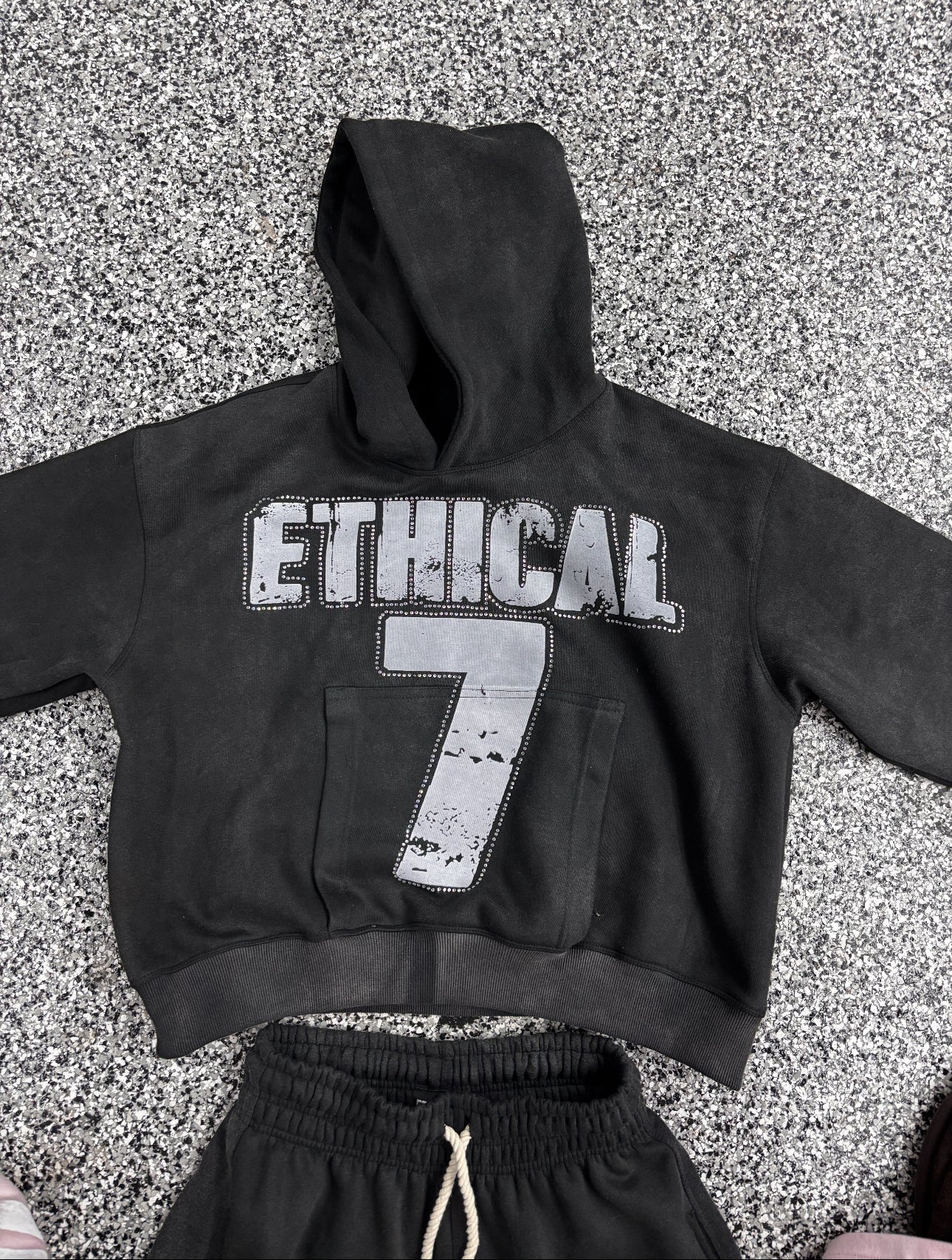 Black "7" Set